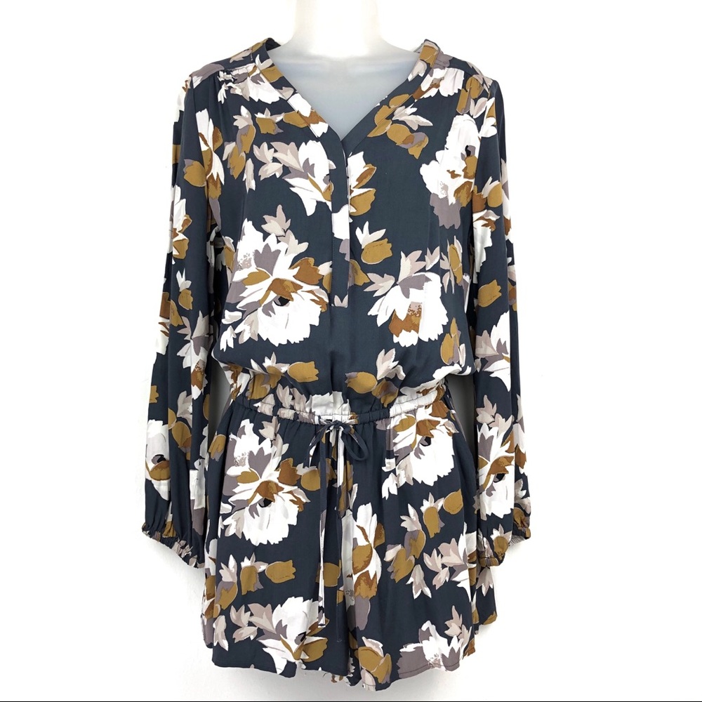 🦩Old Navy Long Sleeve Floral Romper Size S